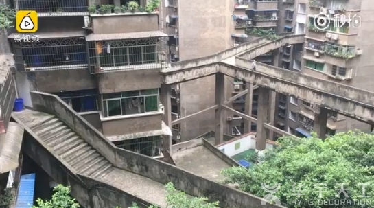 自古神魔建筑出重庆，梯形篮球场你一定没见过？