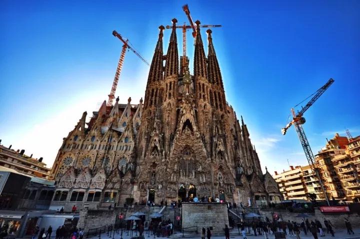 建了134年，全世界最伟大的“烂尾楼”，就要峻工了！